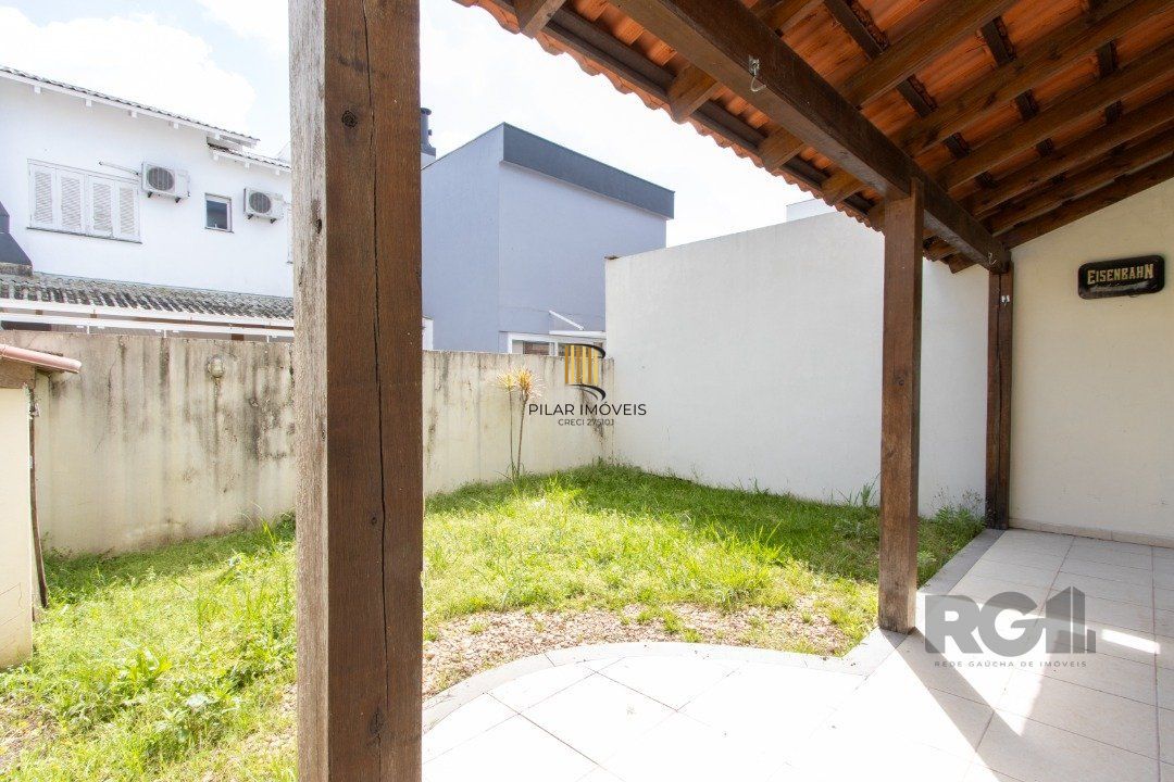Casa 3 dormitórios no bairro Hípica