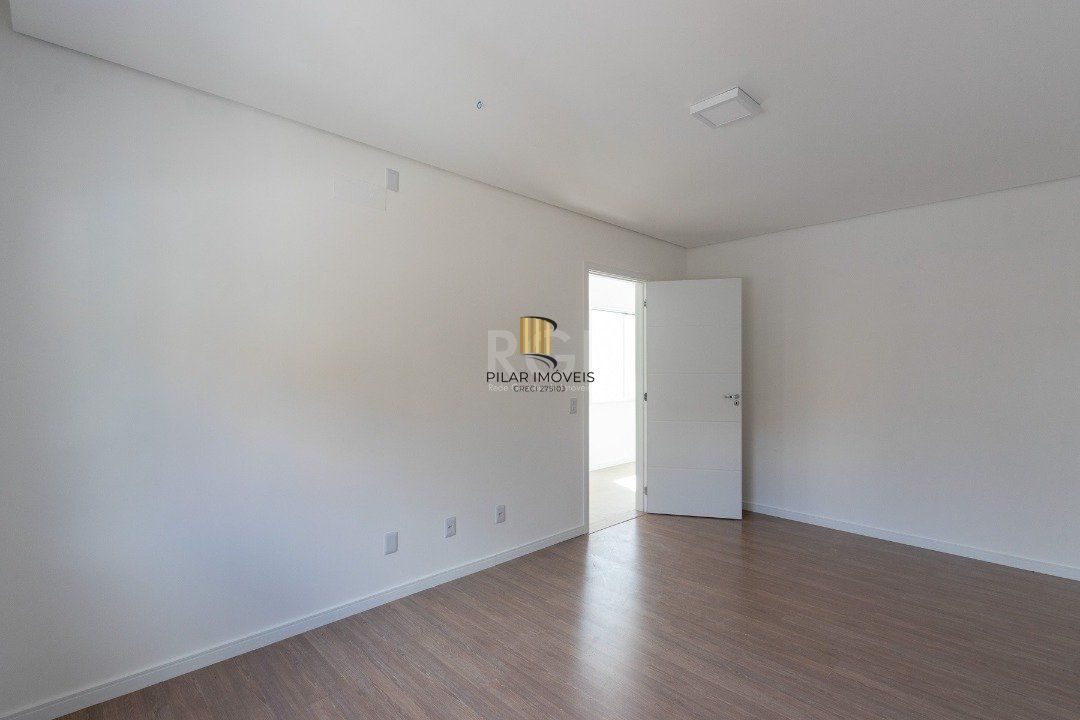 Casa Condominio para Venda - 219m², 3 dormitórios, sendo 1 suites, 2 vagas - Vila Nova
