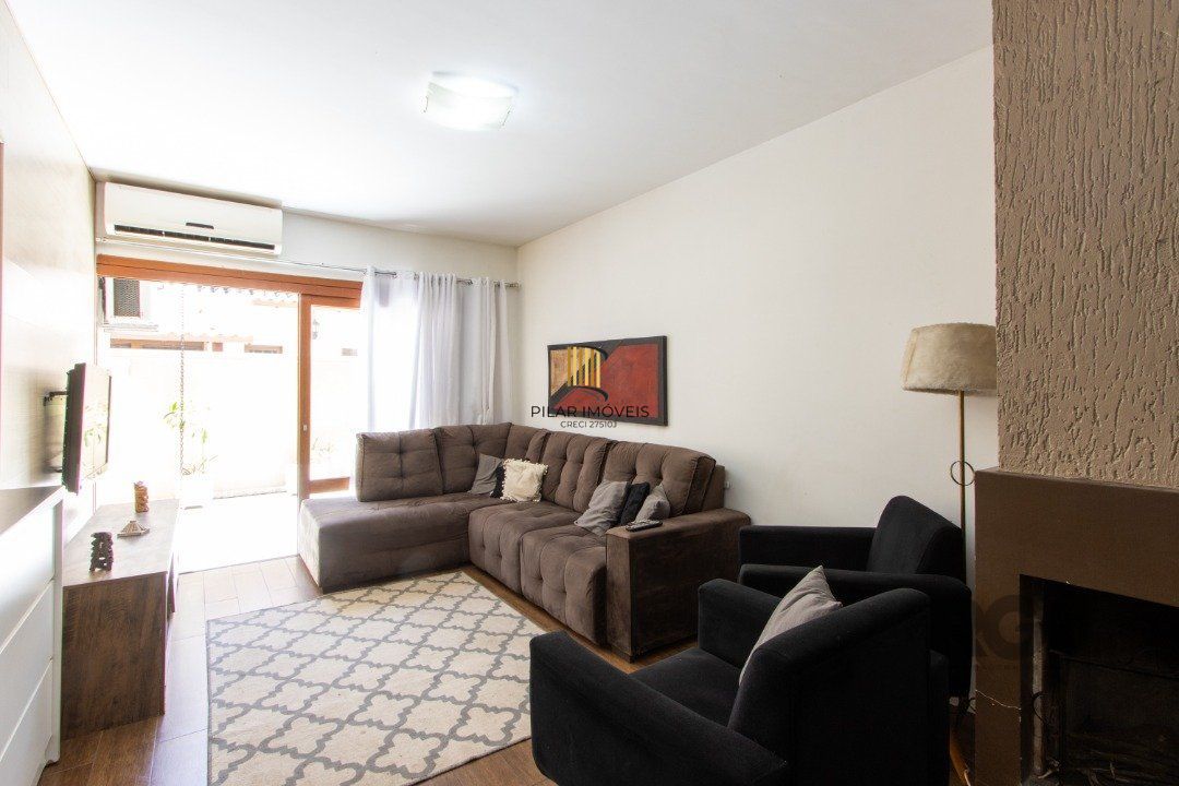 Casa para Venda - 135m², 3 dormitórios, sendo 1 suites, Hípica
