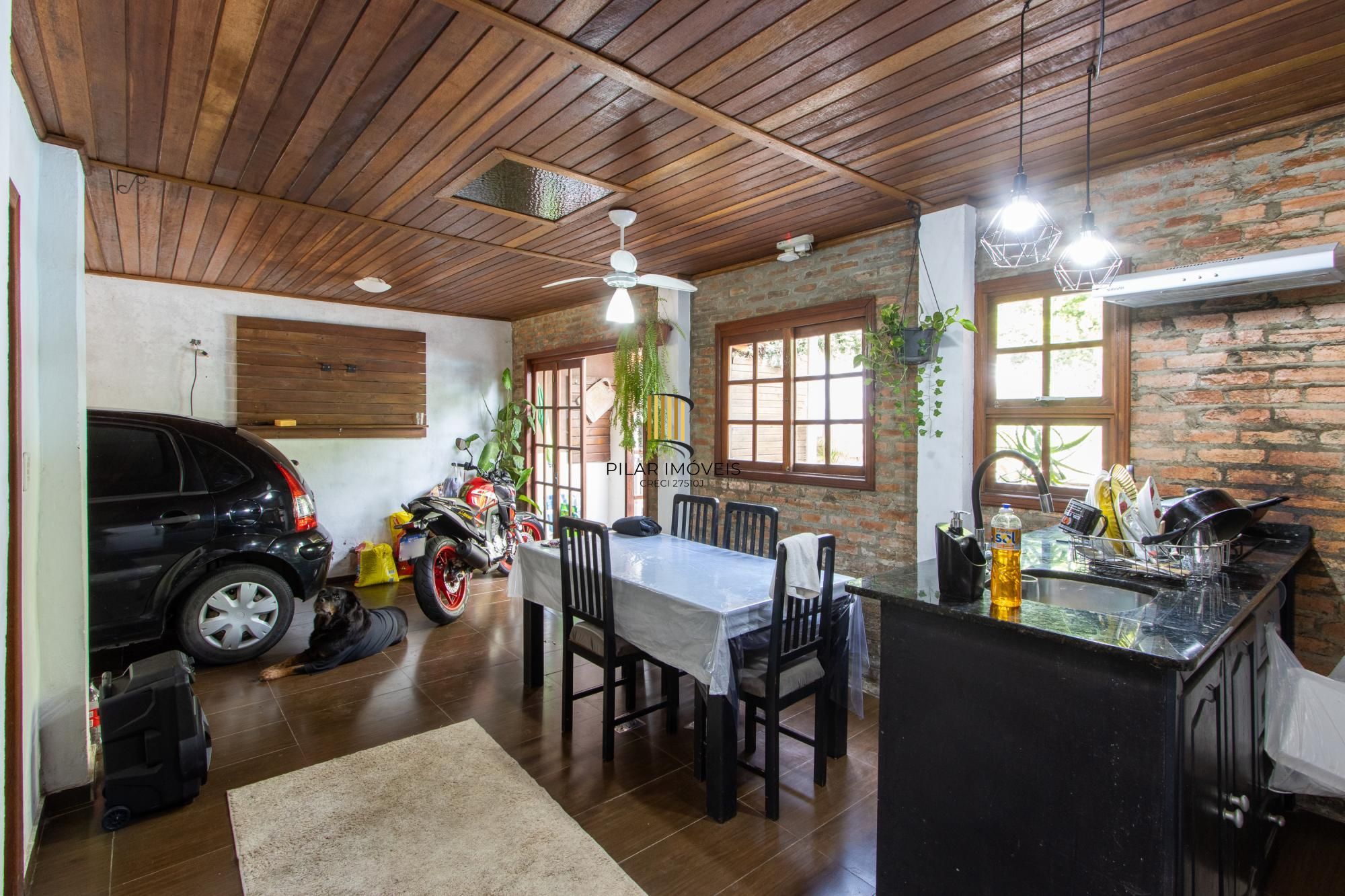 Casa/Sobrado  4 dormitórios com piscina