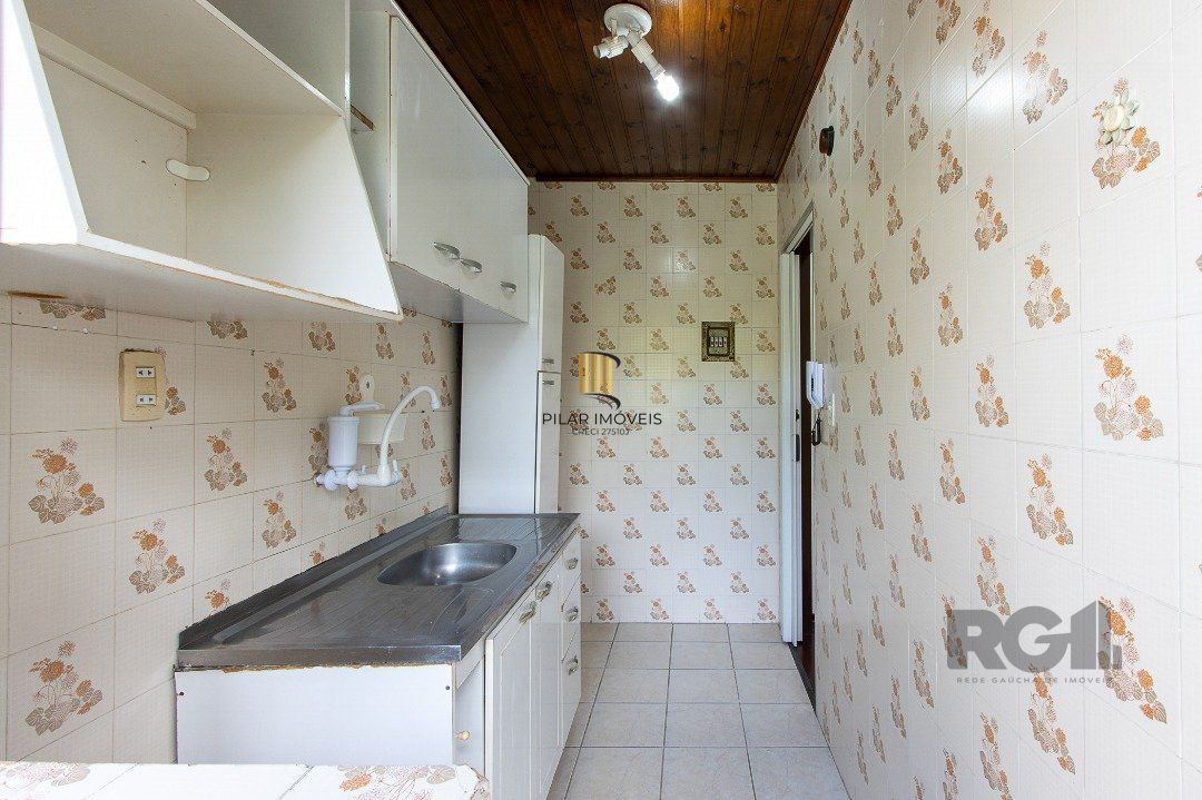 Excelente apartamento no bairro Cristal com 1 dormitório, living, banheiro e cozinha.