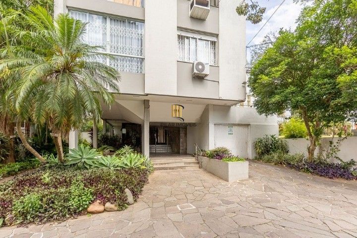 Cobertura no Bairro Auxiliadora, 3 dormitórios, 1 suíte, churrasqueira e vaga coberta.