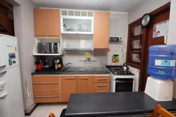 Sobrado localizado na Rua Baldoíno Bottini, 3 dormitórios, sendo 1 com sacada, 1 suíte com sacada ,1 vaga, pátio com piscina.