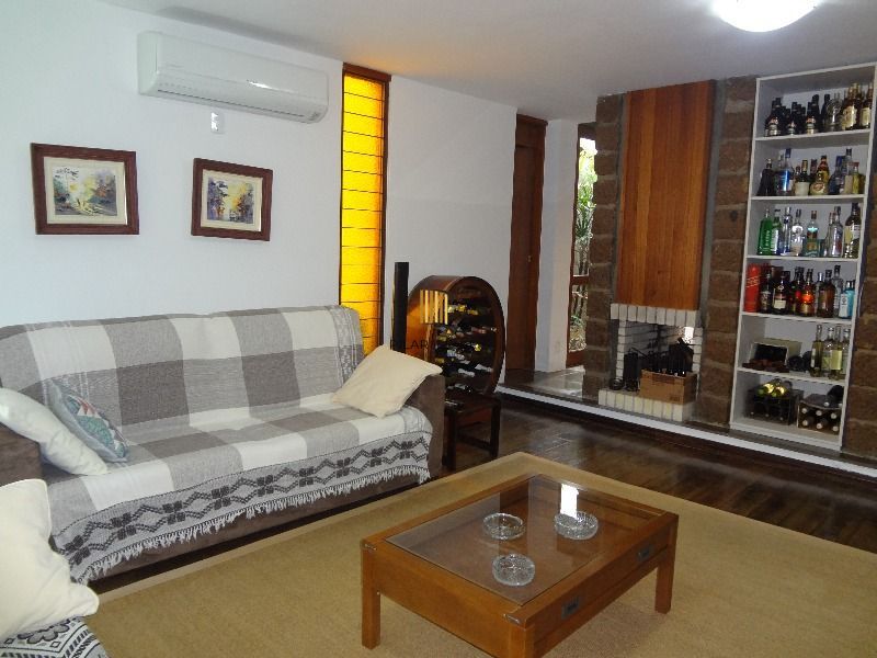 Casa para Venda - 268m², 3 dormitórios, sendo 1 suites, Jardim Isabel