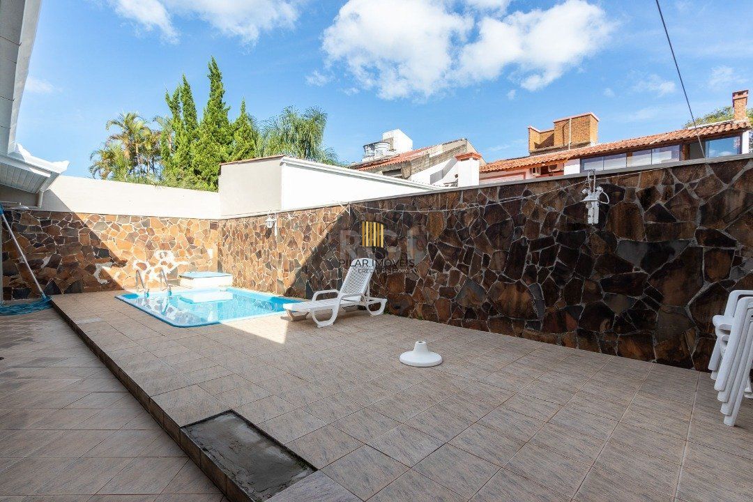 Casa Condominio para Venda - 300m², 4 dormitórios, sendo 2 suites, 2 vagas - Ipanema
