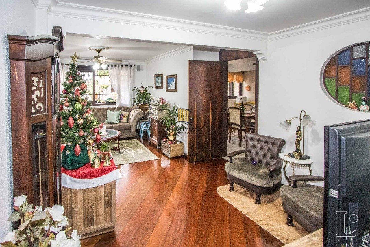 Casa para Venda - 485m², 4 dormitórios, sendo 1 suites, 3 vagas - Cristal
