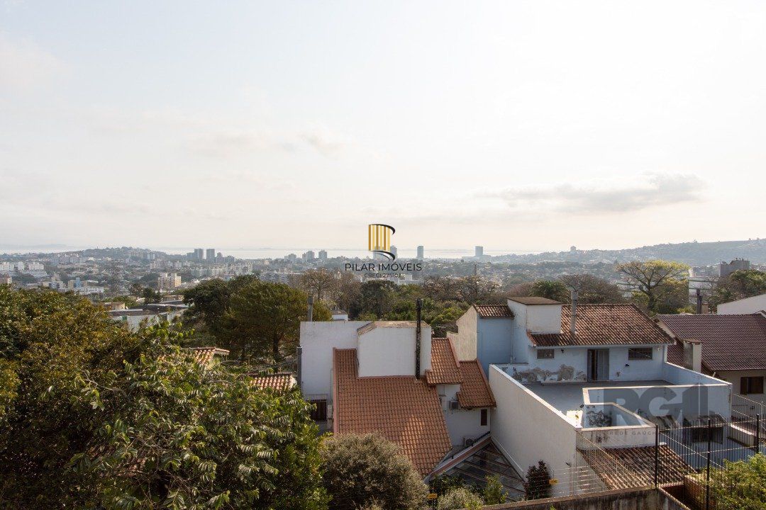 Casa para Venda - 361.95m², 4 dormitórios, sendo 2 suites, 3 vagas - Nonoai