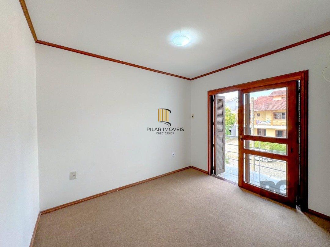 Com 4 suítes espaçosas, incluindo uma master com closet,