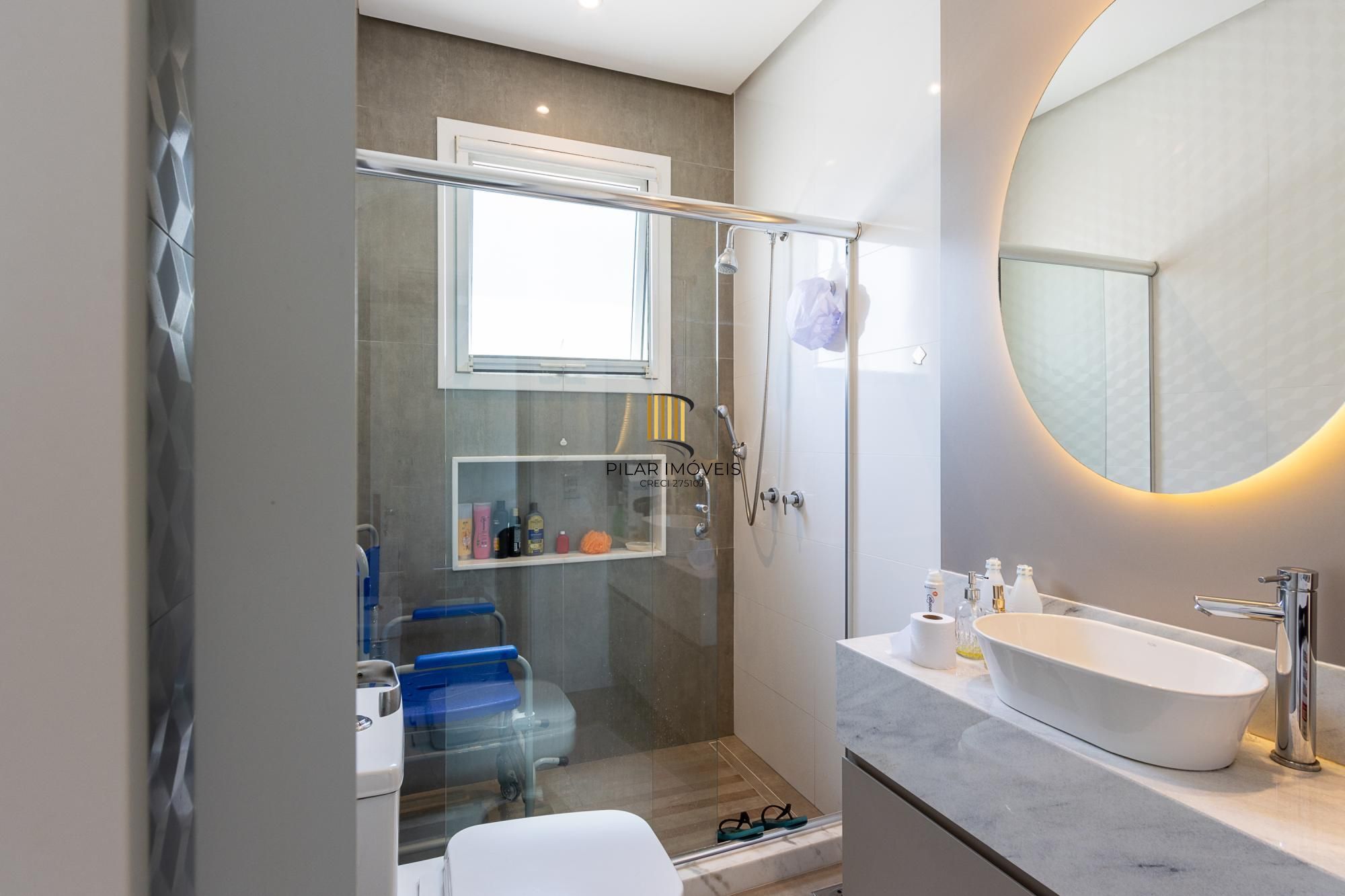 Casa de Condomínio 4 dormitórios no bairro Vila Nova