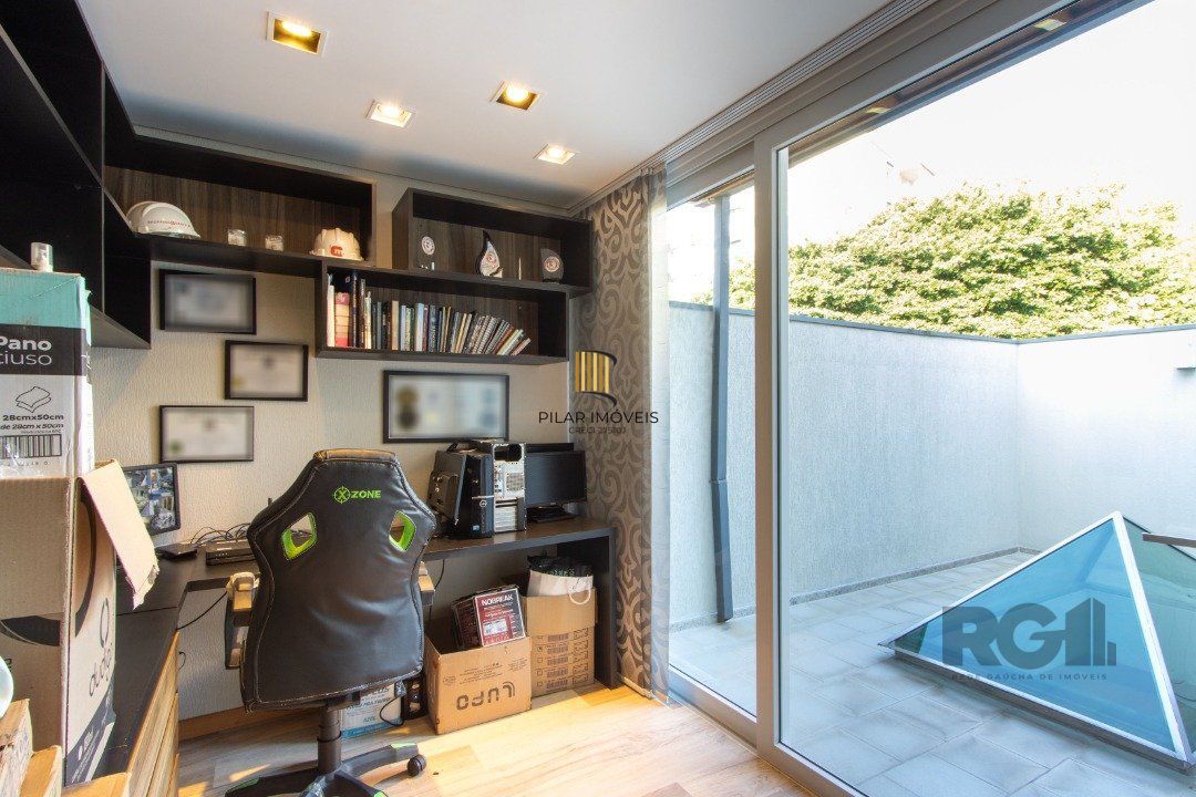 Casa com 5 suites com area privativa 714,00