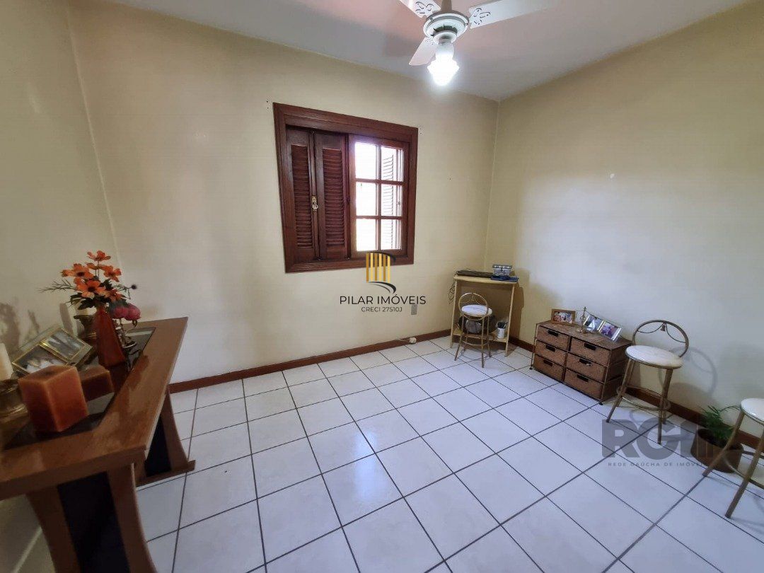 Casa de Condomínio 3 dormitórios no bairro Camaquã