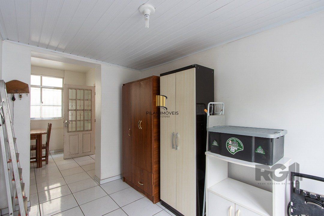 Casa 5 dormitórios no bairro Ipanema