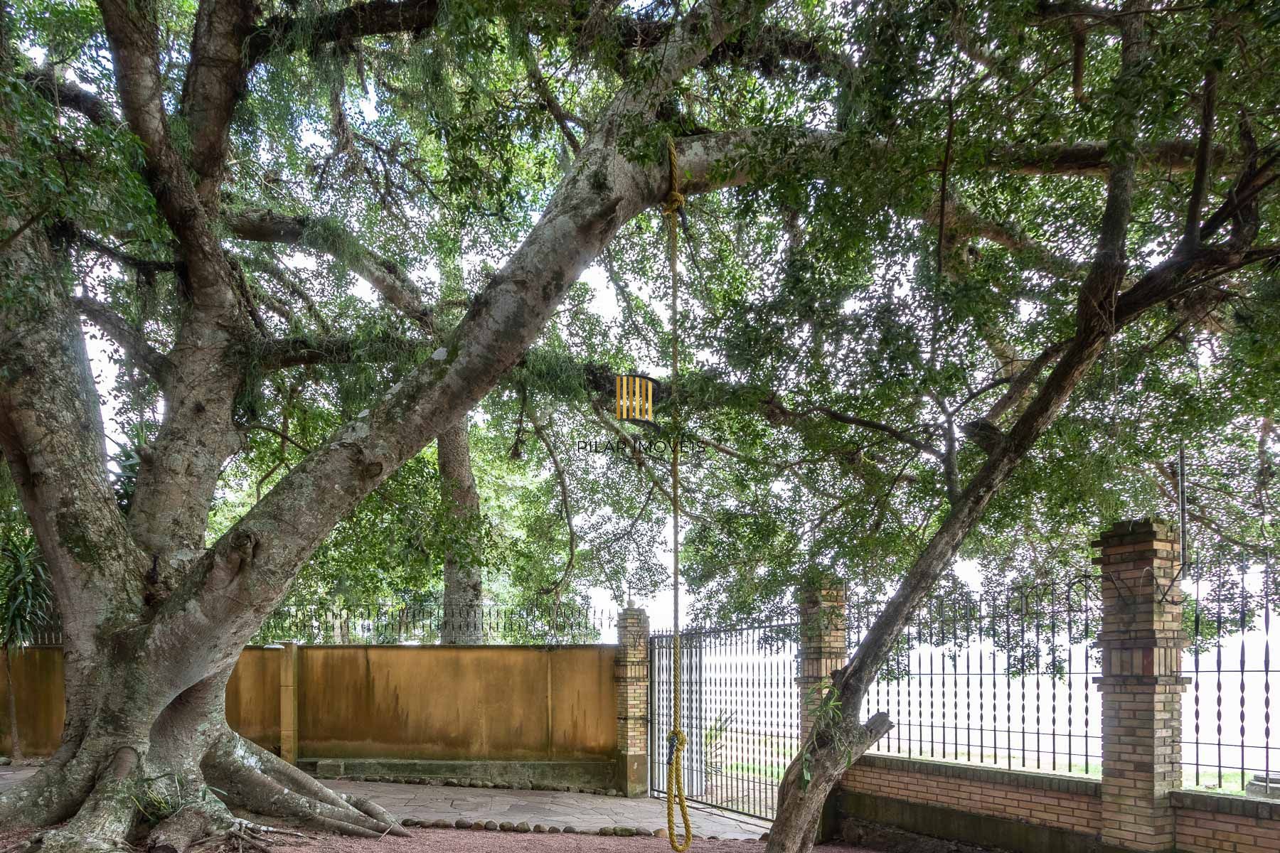 Casa em condomínio, 171m², 3 dormitórios, Pedra Redonda