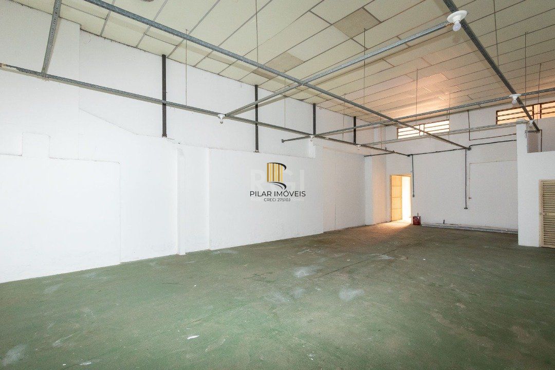 Casa para Venda - 232m², 3 dormitórios, 2 vagas - Navegantes