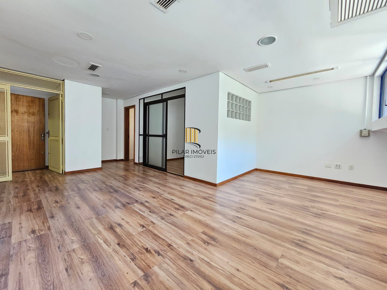 Conjunto comercial na Rua Quintino Bocaíuva