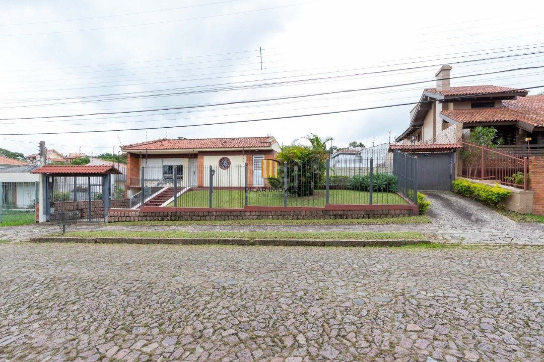 Casa para Venda - 280m², 4 dormitórios, sendo 1 suites, 3 vagas - Vila Assunção