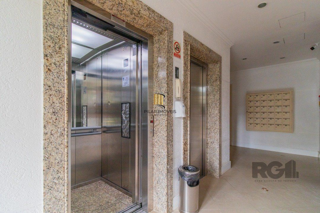 Cobertura Horizontal,  3 quartos, 1 suite, piscina, condominio com infra, 2 vagas - Bairro Tristeza