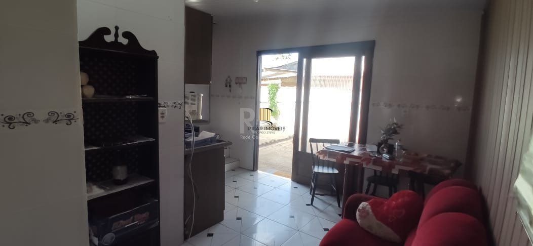 Casa para Venda com 2 dormitórios e 2 vagas no bairro Hípica