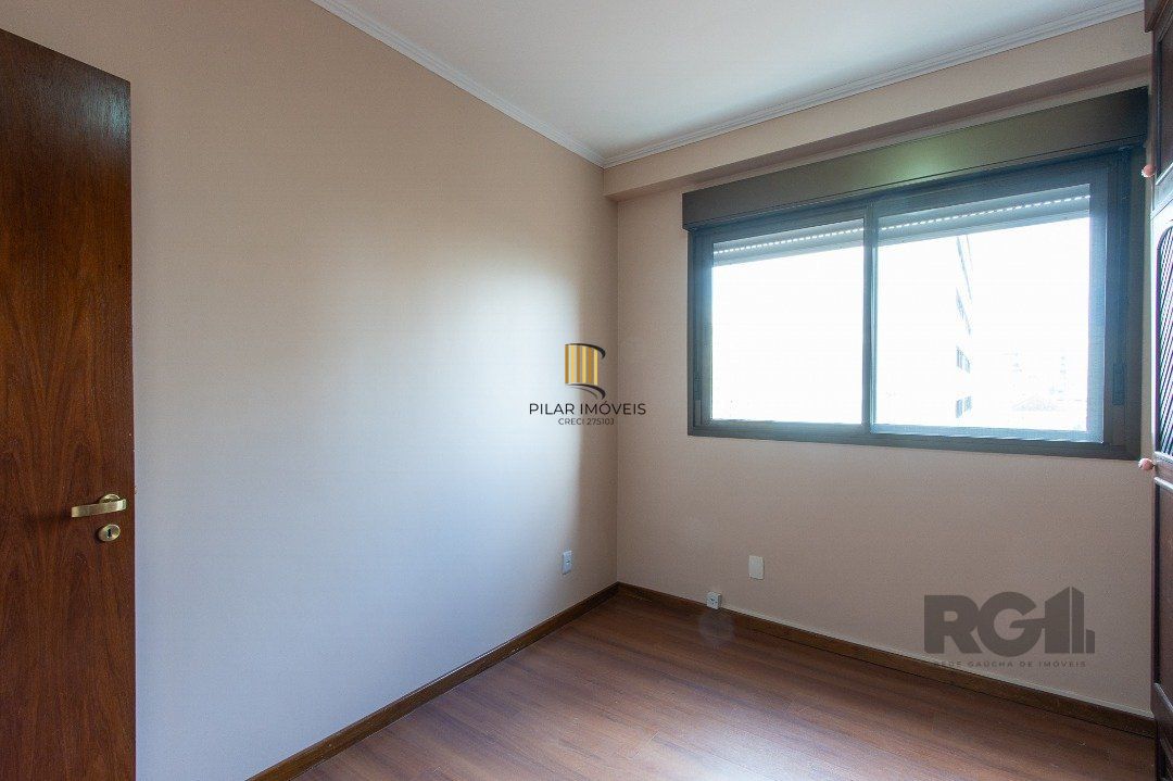 Apartamento 3 quartos, 1 suite, dependência, sacada com churrasqueira, 2 vagas - Bairro Menino Deus
