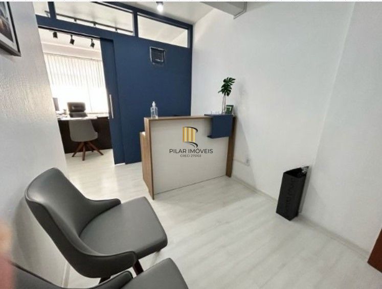 Sala desocupada c/vista p/ o Guaíba - bairro Centro