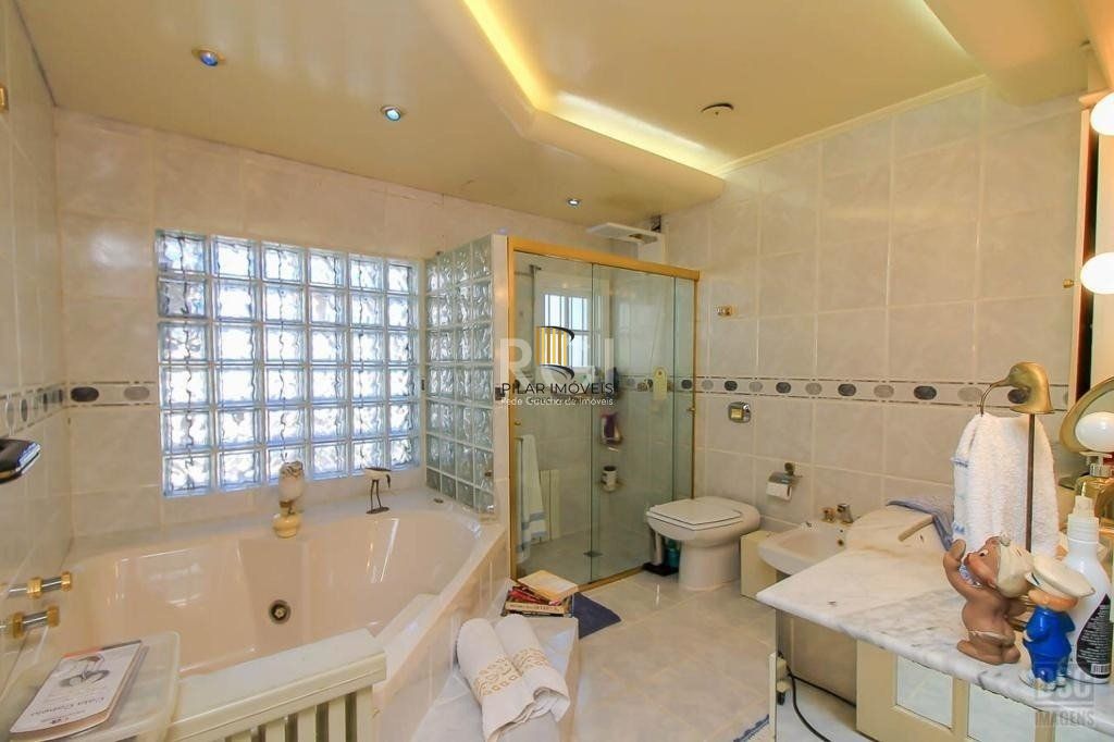casa Living para 3 ambientes com lavabo, cozinha com pia e armários planejados