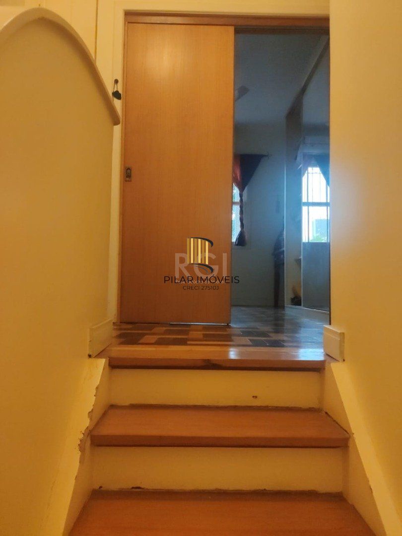Casa para Venda - 205m², 3 dormitórios, sendo 1 suites, 2 vagas - Santo Antonio