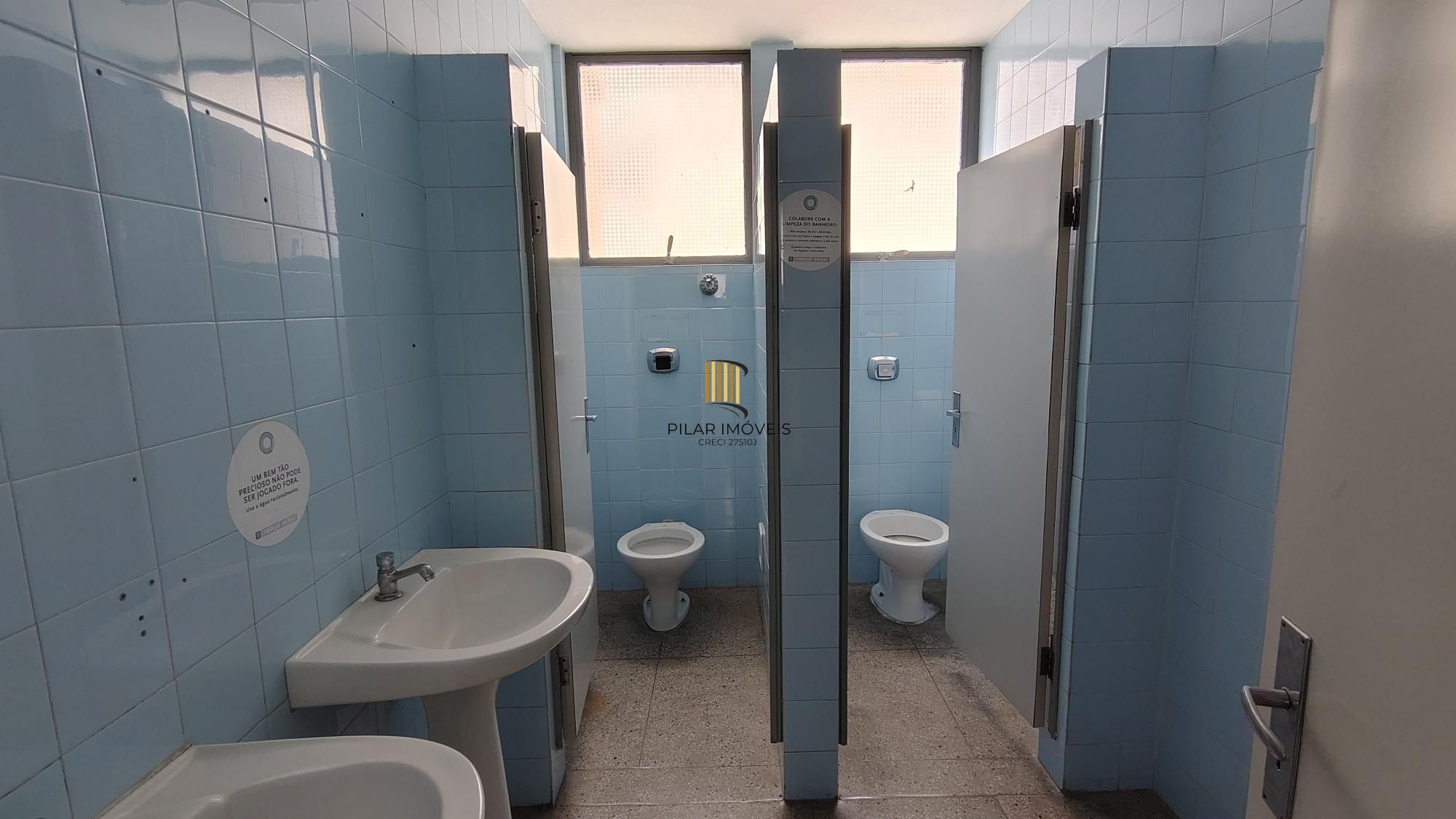 Prédio Comercial no bairro Menino Deus.