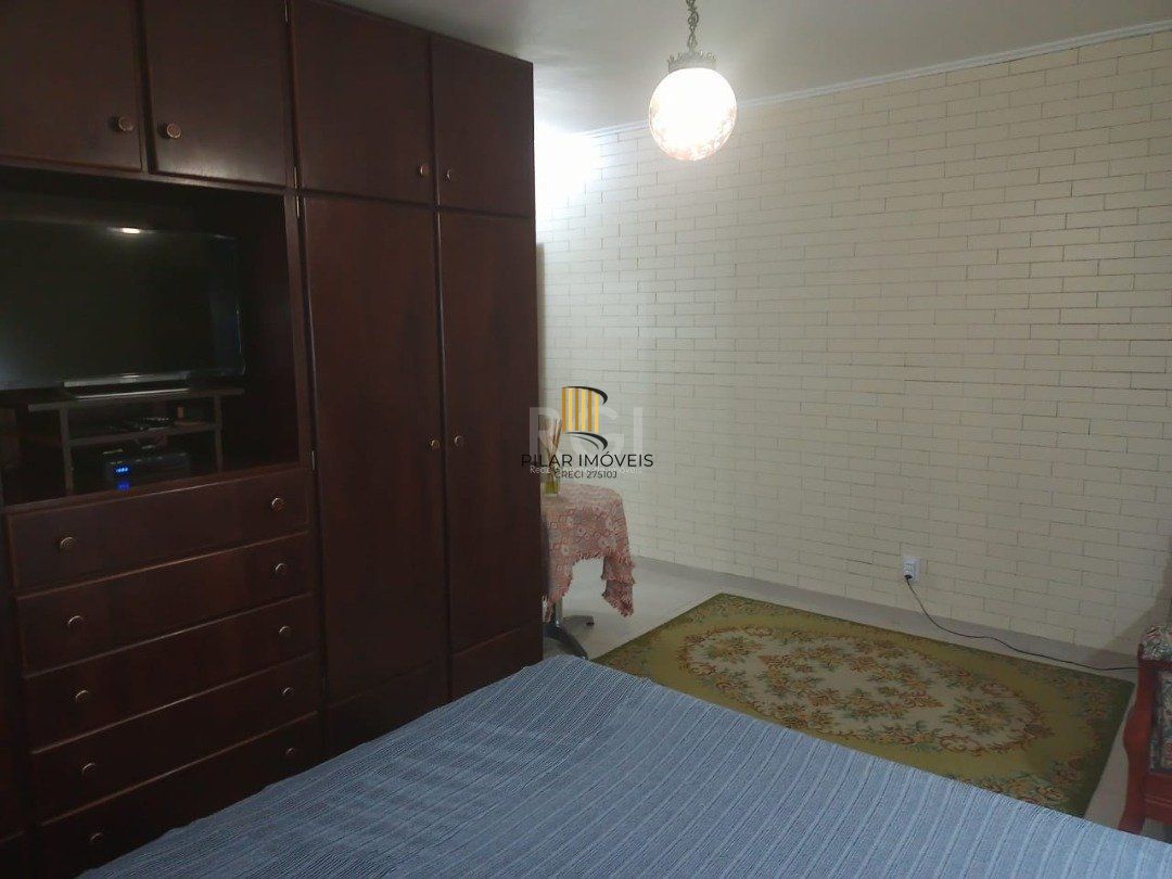 Casa para Venda - 220m², 3 dormitórios, sendo 1 suites, 1 vaga - Camaquã
