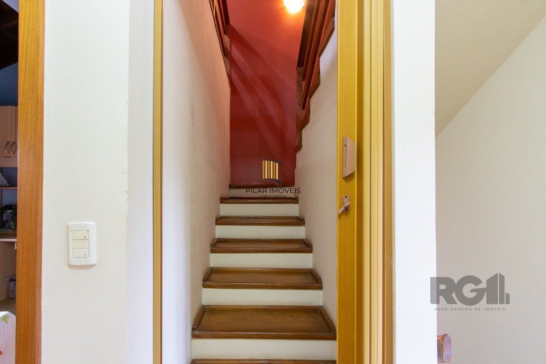 Casa para Venda - 180.3m², 3 dormitórios, sendo 1 suites, 3 vagas - Guarujá