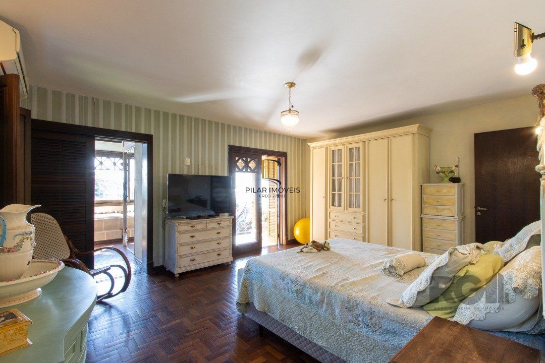 Casa para Venda - 323.49m², 4 dormitórios, sendo 1 suites, 5 vagas - Ipanema