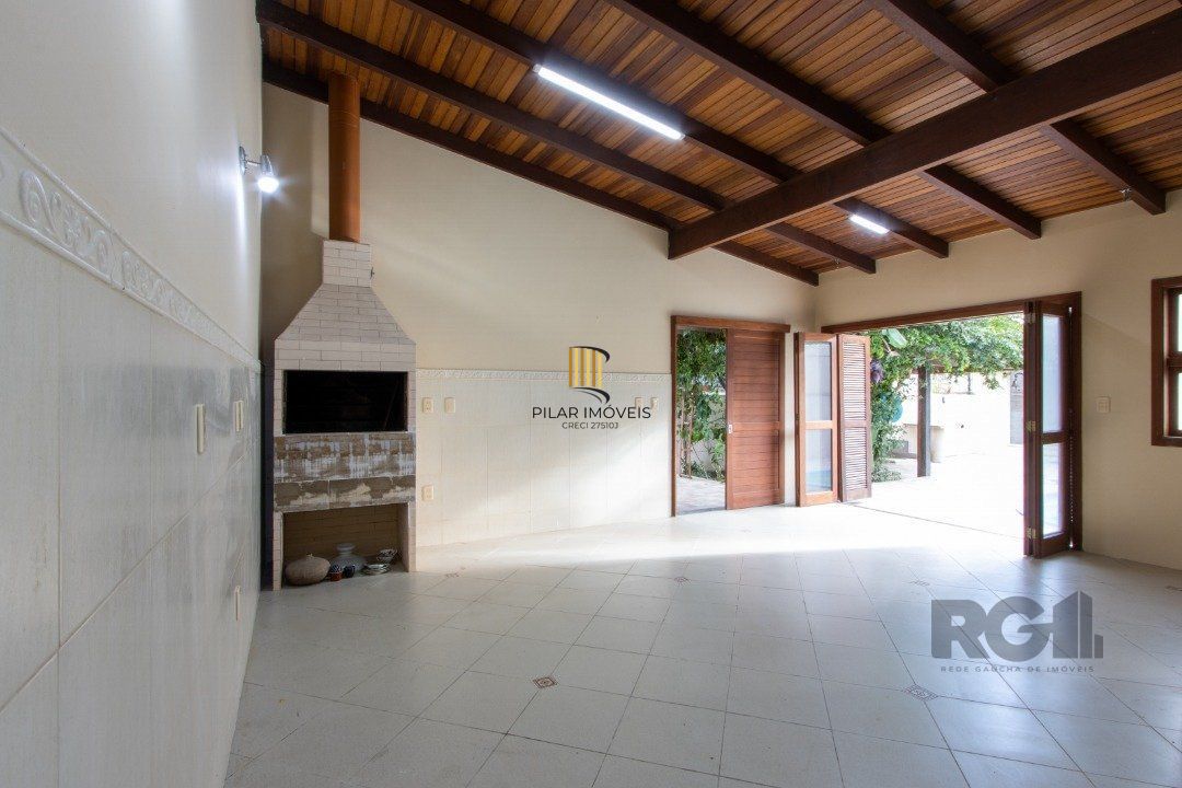 Casa 4 dormitórios no bairro Ipanema