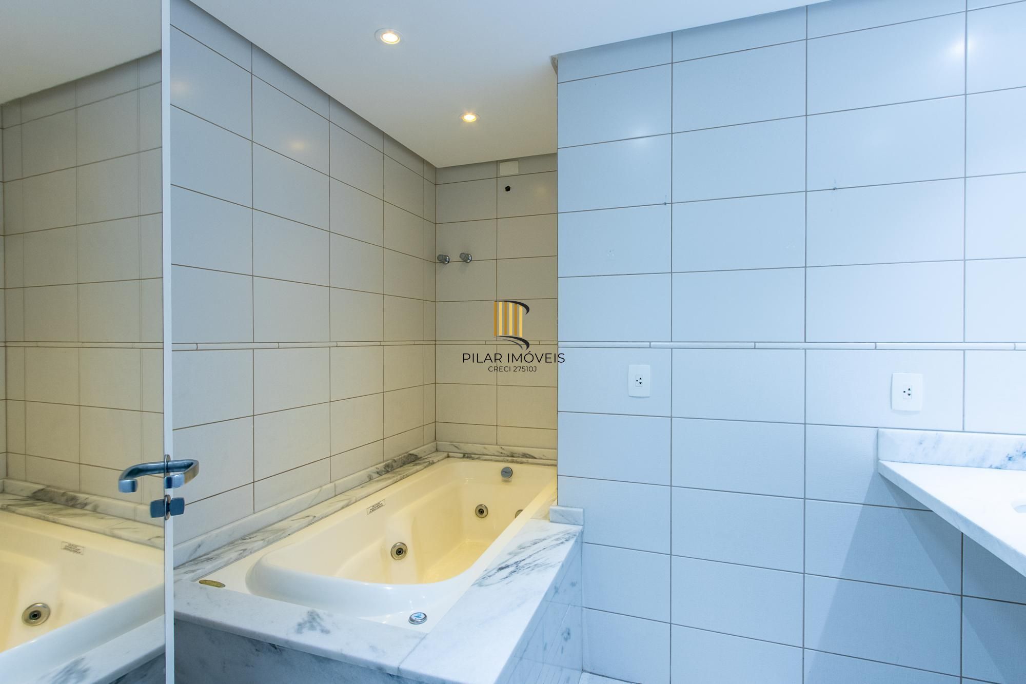 Excelente apartamento de 3 dormitórios, 1 suíte e 2 vagas de garagem.