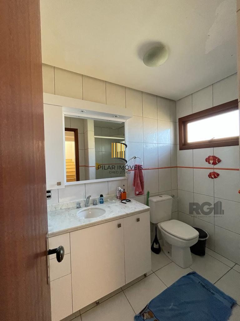 Casa de Condomínio 4 dormitórios no bairro Cavalhada