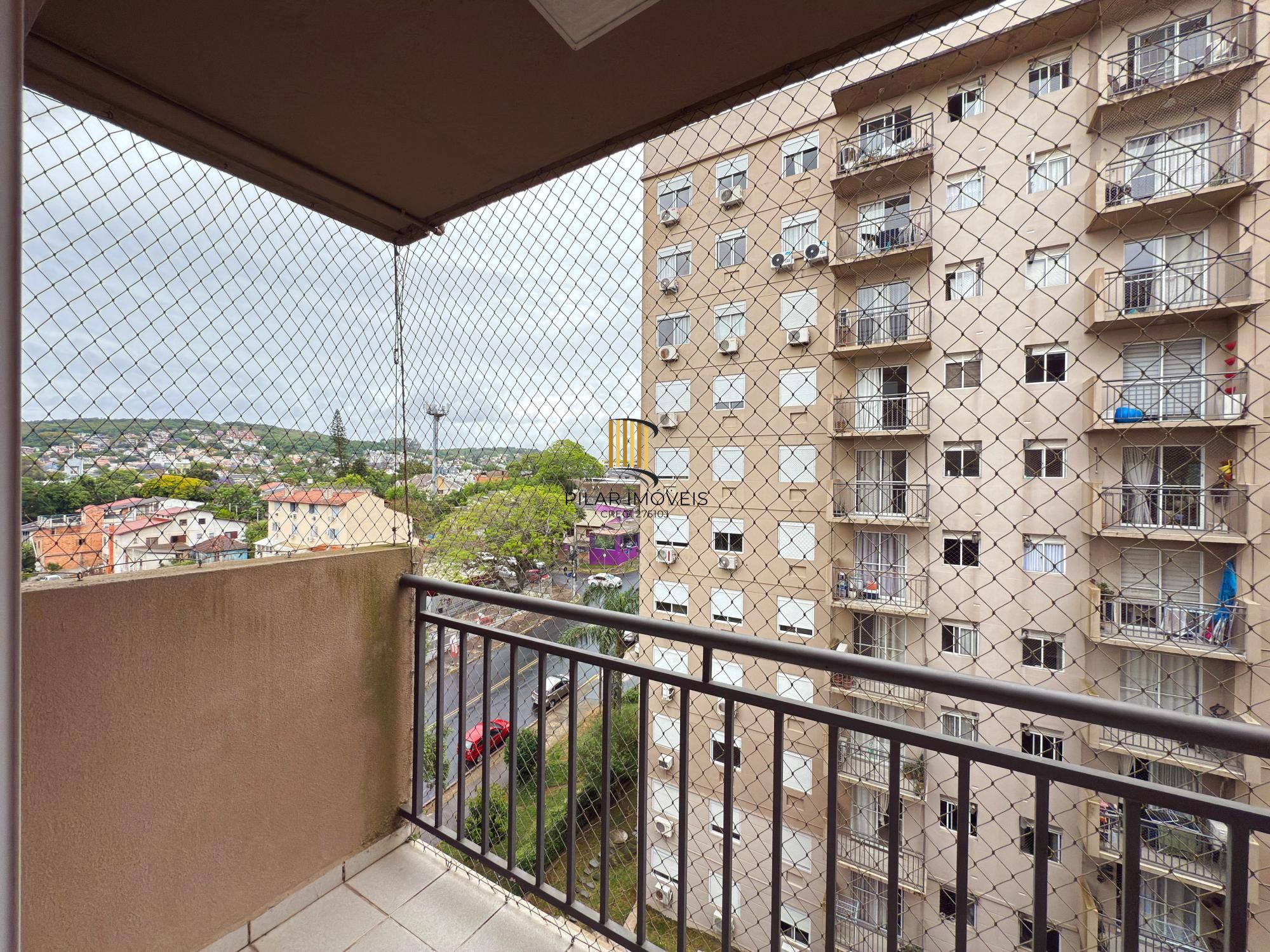 Apartamento de 3 dormitórios, 1 suíte e 2 vagas de garagem cobertas.