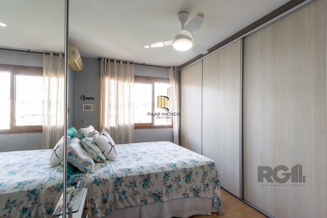 Casa 3 dormitórios no bairro Medianeira