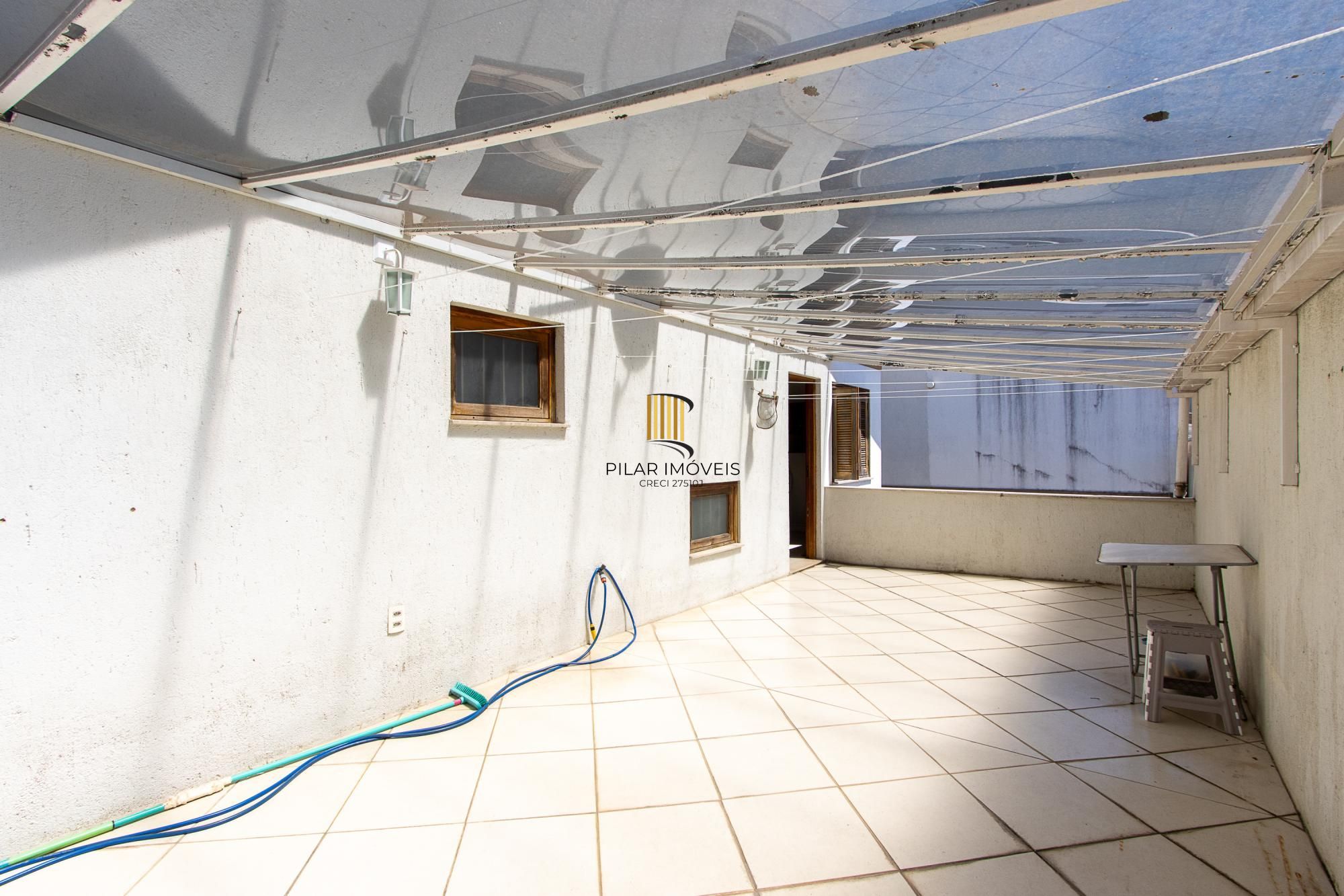 Casa Condominio  - 197m² de aréa nprivativa, 03 dormitórios 01 suites, 02 vagas - Tristeza