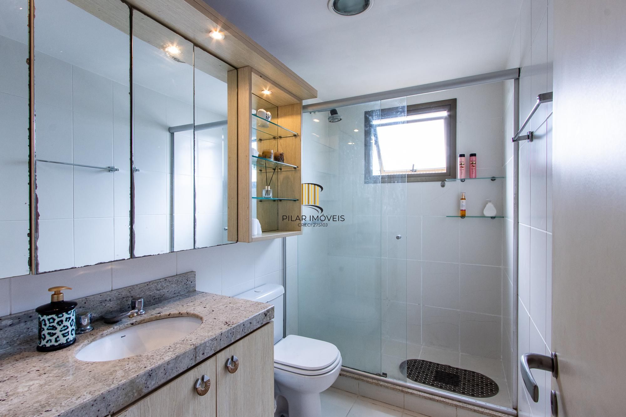 Apartamento 3 quartos, 139,64m² privativos, 2 vagas - Bairro Menino Deus