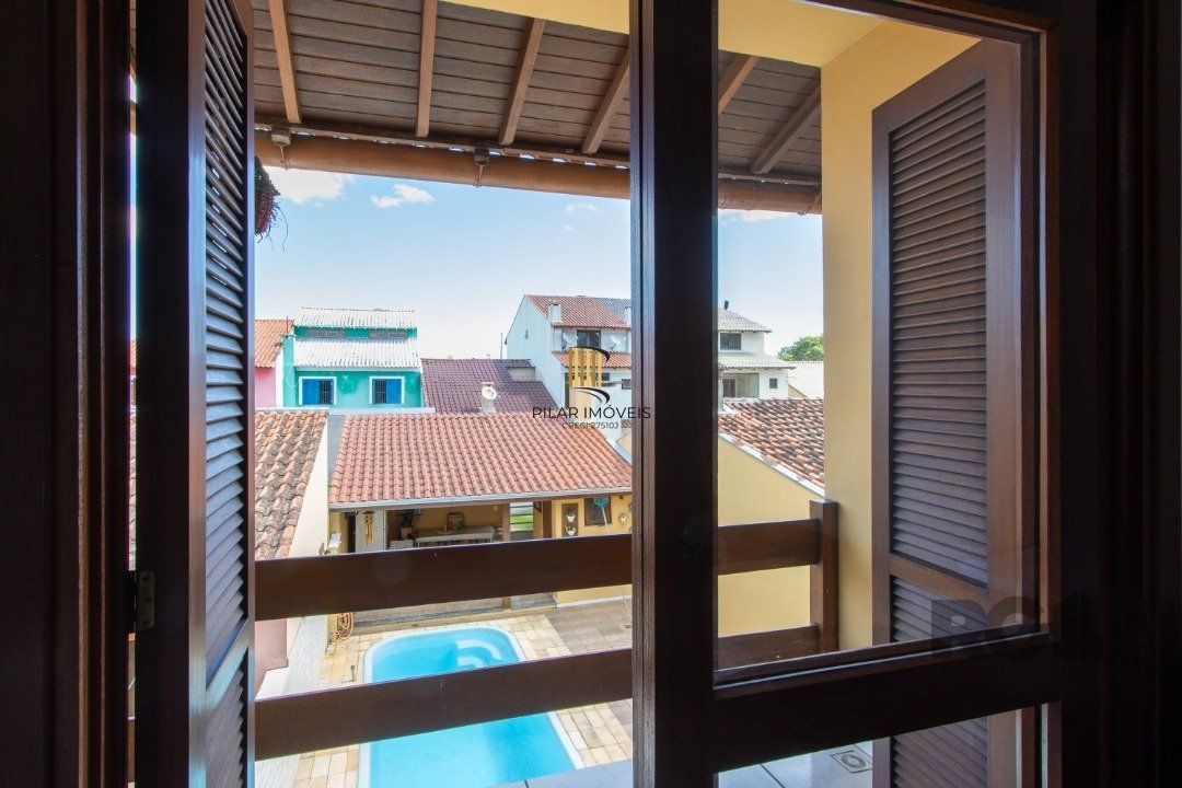 Casa com 3 dormitórios, sendo 1 suíte para venda  no bairro Hípica
