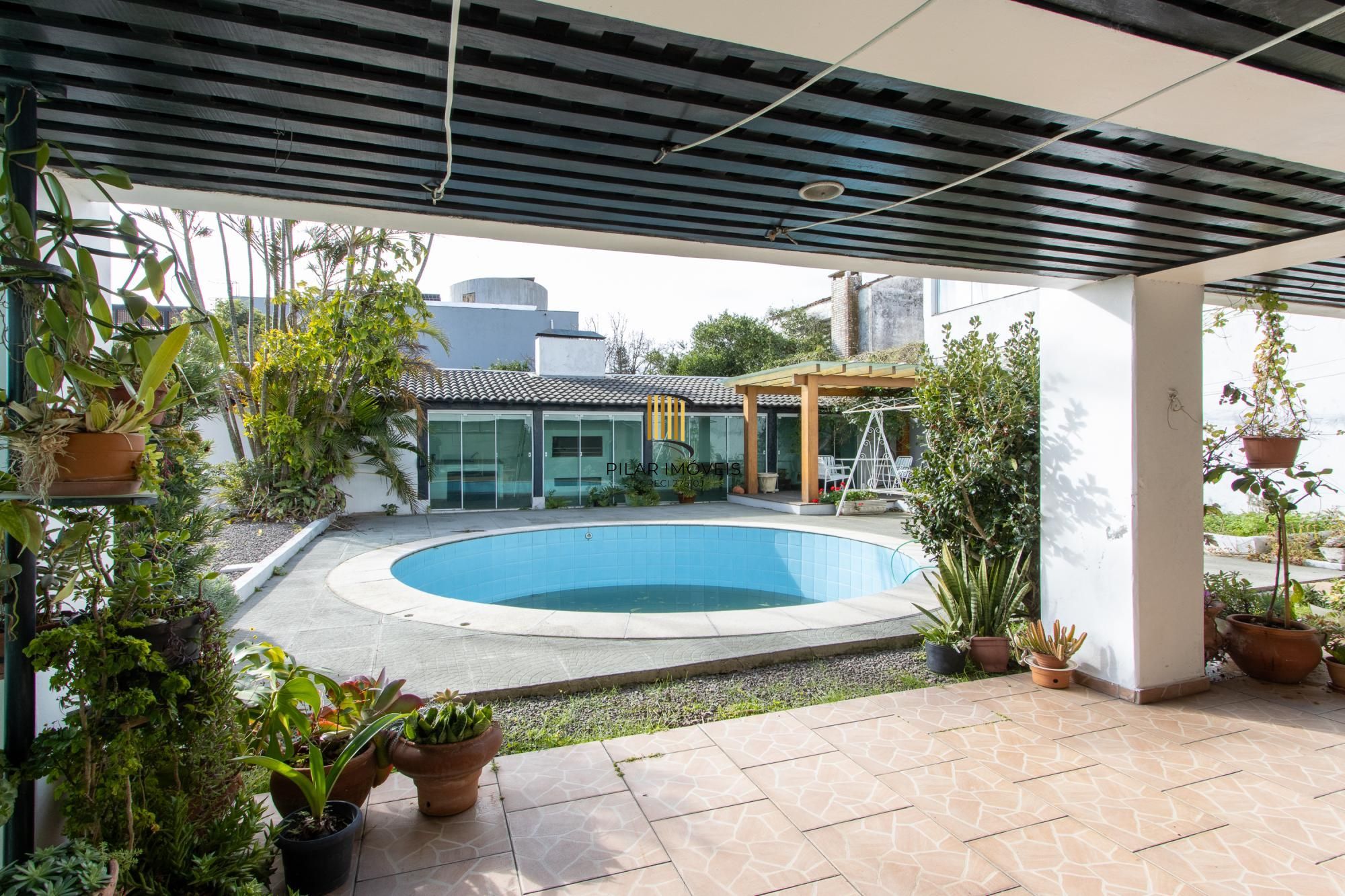 Casa com piscina Bairro Cristal