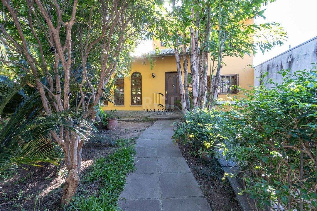 Casa para Venda - 308.25m², 3 dormitórios, sendo 1 suites, 5 vagas - Cristal