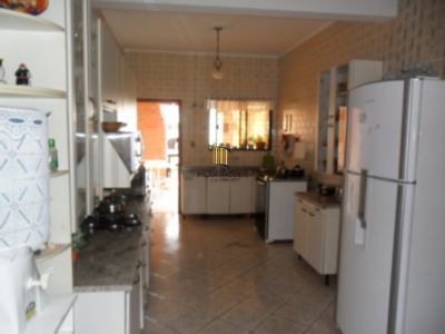 Casa para Venda - 270m², 5 dormitórios, sendo 1 suites, Guarujá