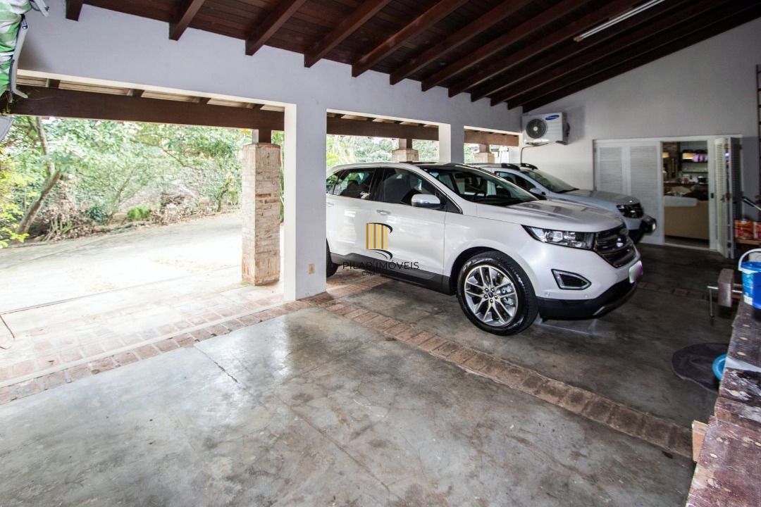 Casa para Venda - 489m², 4 dormitórios, sendo 2 suites, 3 vagas - Cristal