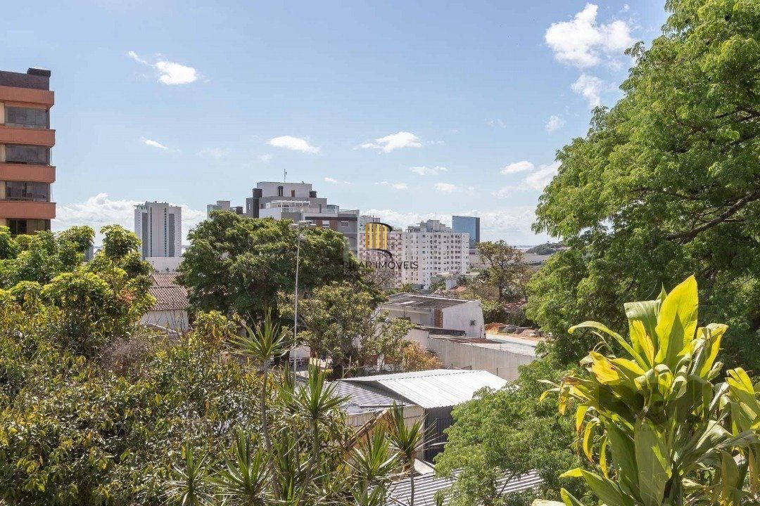 Casa em condomínio com 3 dormitórios, 3 banheiros no bairro Cristal