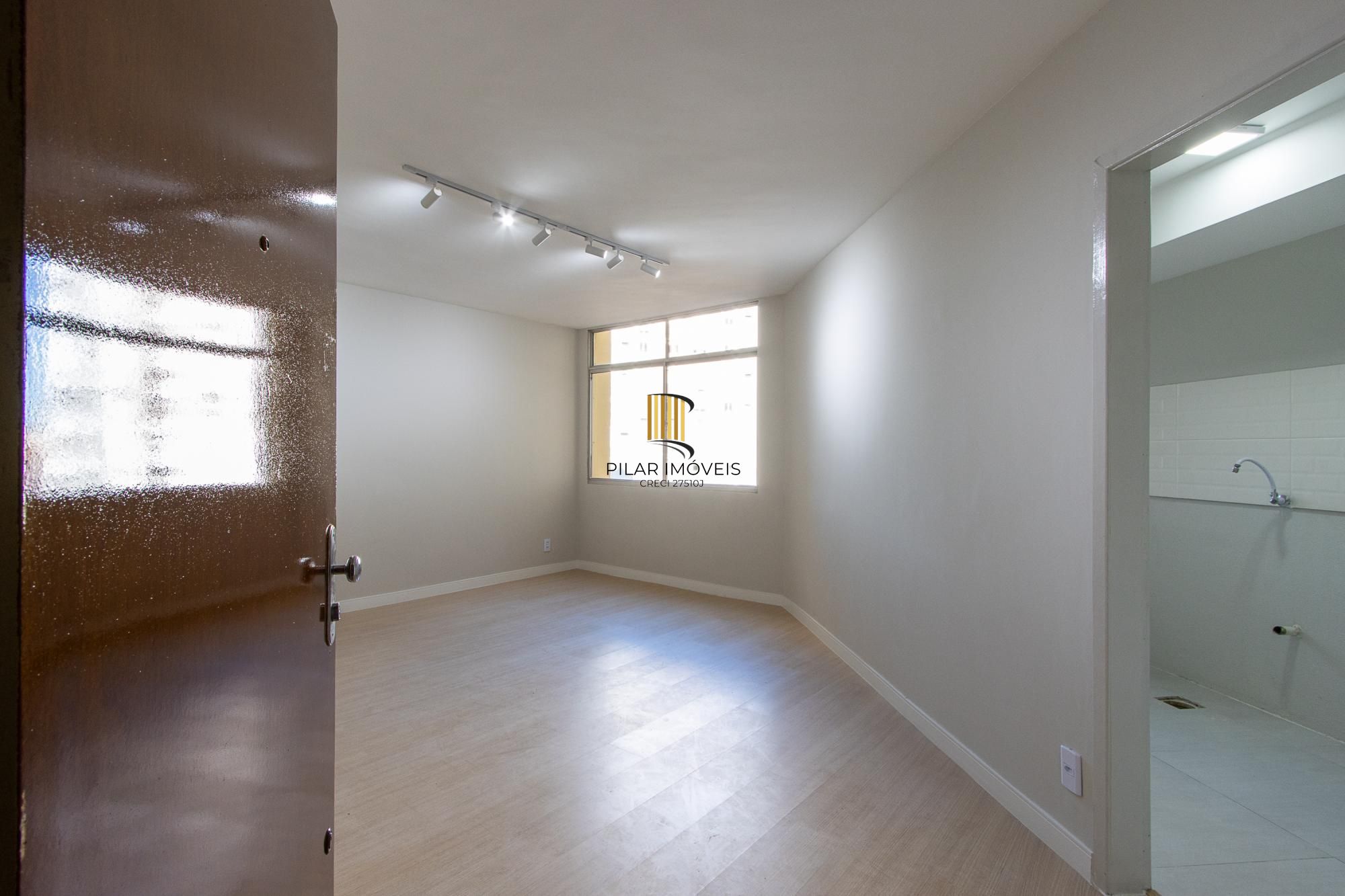 APARTAMENTO 2 DORMITÓRIOS, REFORMADO - BAIRRO TRISTEZA