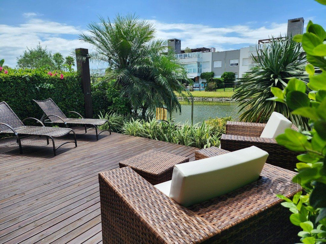 Apartamento Garden no Rossi Atlântida, Beira Lago com 2 quartos e 131m² privativos com 2 vagas de garagem.