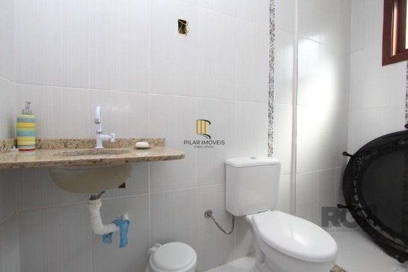 Casa para Venda - 180m², 3 dormitórios, sendo 3 suites, 3 vagas - Hípica
