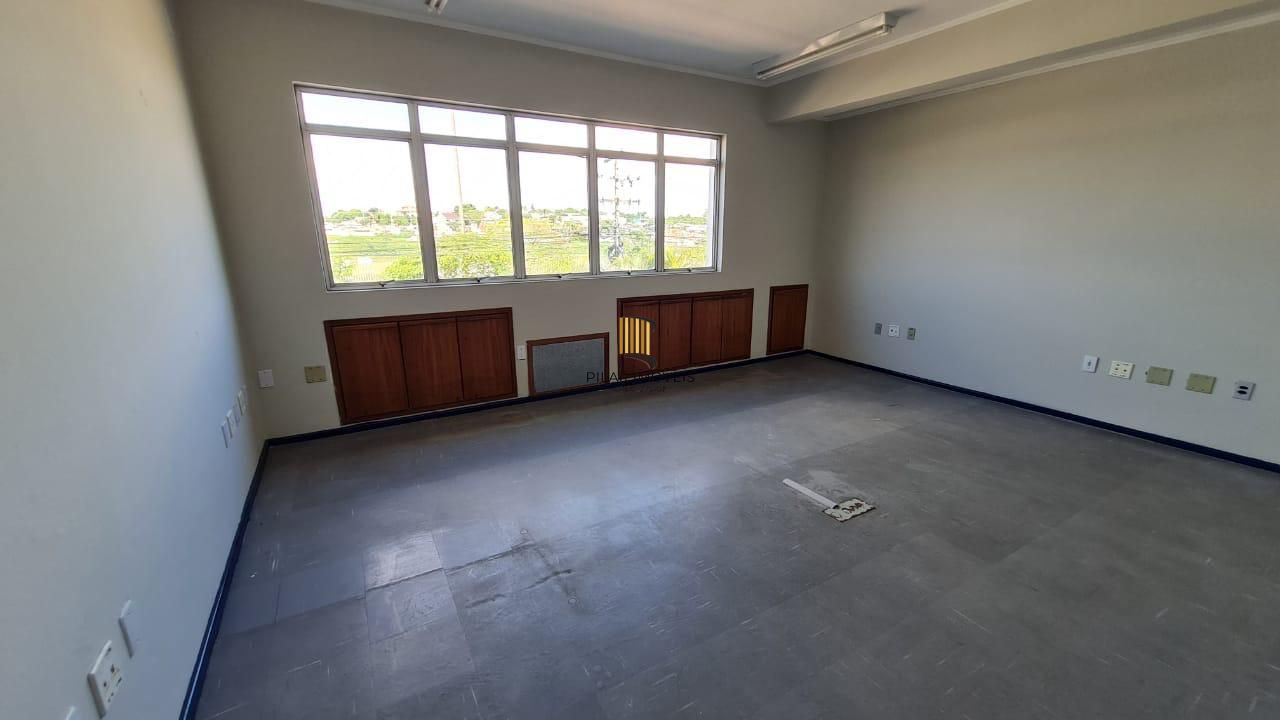 Prédio Comercial 4 dormitórios no bairro Sarandi