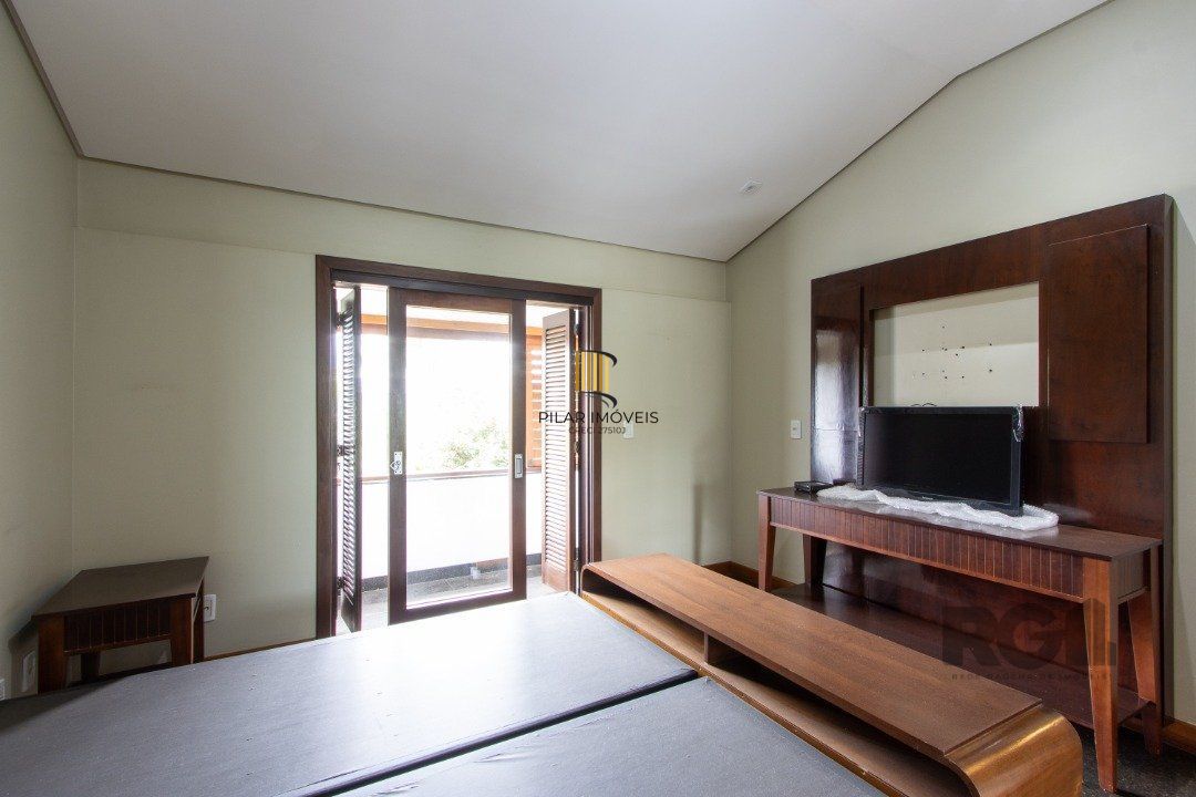 Casa 4 dormitórios no bairro Cristal
