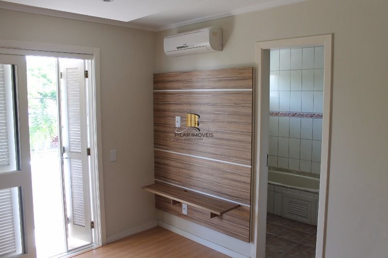Casa para Venda - 220m², 3 dormitórios, sendo 1 suites, 4 vagas - Ipanema