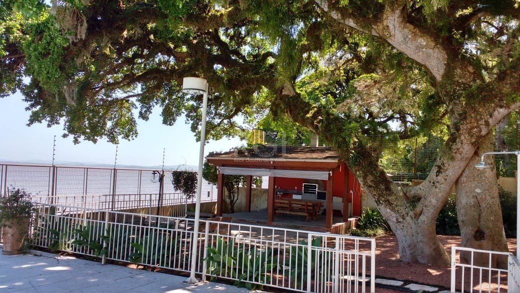 casa em condomínio fechado, às margens do rio guaíba,